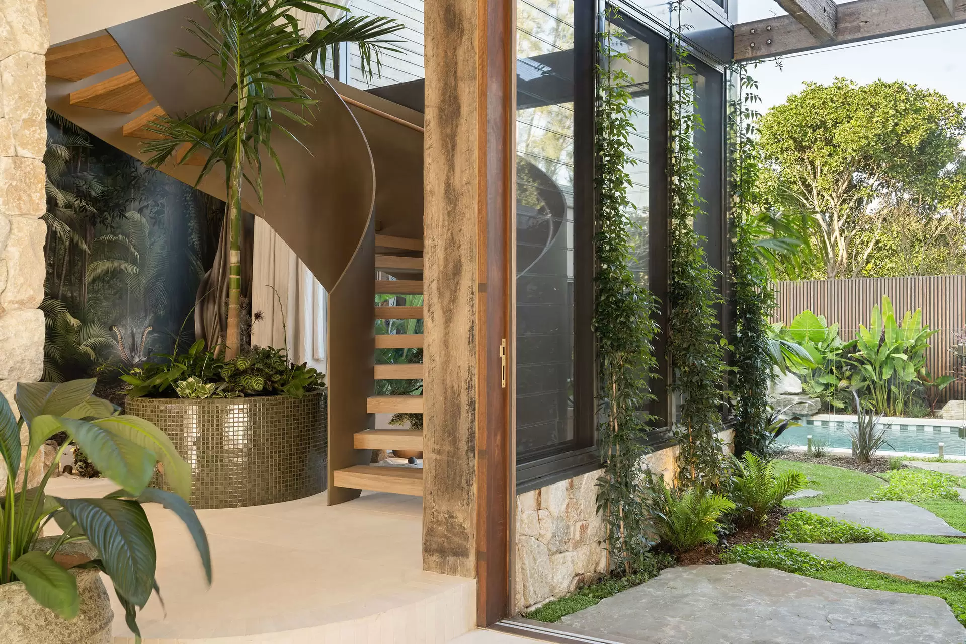 17 Kendall Street, Byron Bay For Sale by Sydney Sotheby's International Realty - image 8