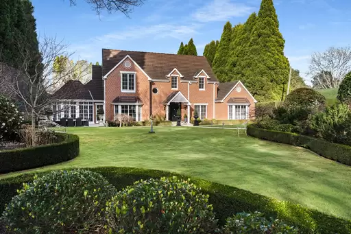 10 The Avenue, Burradoo For Sale by Sydney Sotheby's International Realty