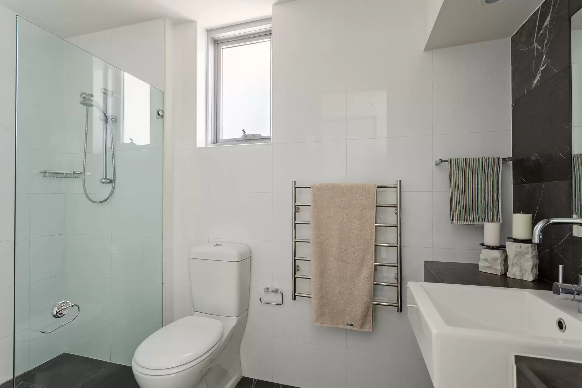 6/11 Waverley Crescent, Bondi Junction Sold by Sydney Sotheby's International Realty - image 1