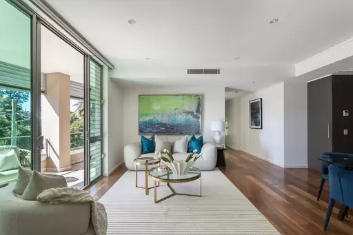 6/11 Waverley Crescent, Bondi Junction Auction by Sydney Sotheby's International Realty