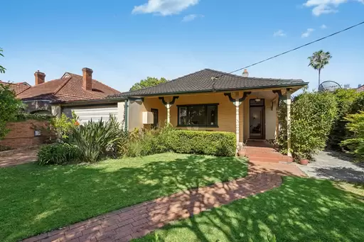 12 Robinson Street, Chatswood Auction by Sydney Sotheby's International Realty