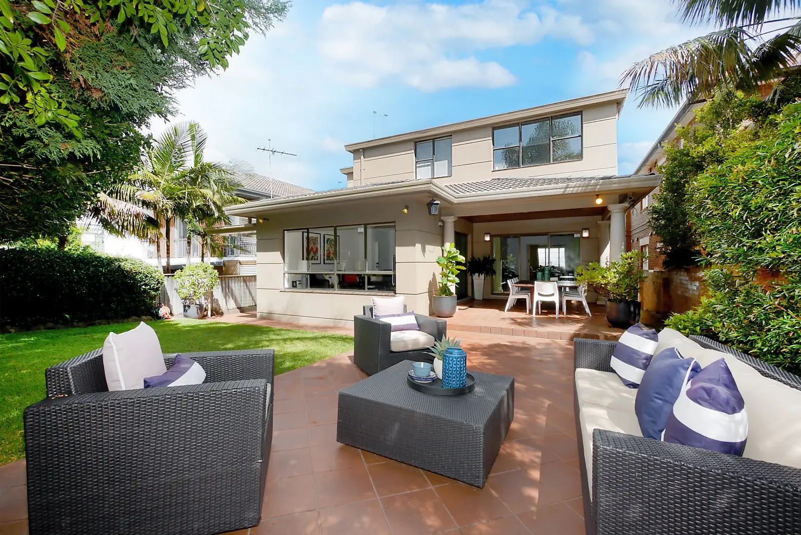 83 Hardy Street, Dover Heights Sold by Sydney Sotheby's International Realty - image 2