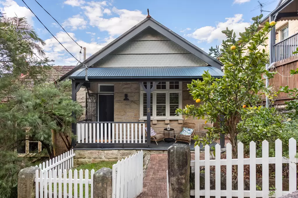 5 Margaret Street (Access Via Whaling Rd), North Sydney Sold by Sydney Sotheby's International Realty