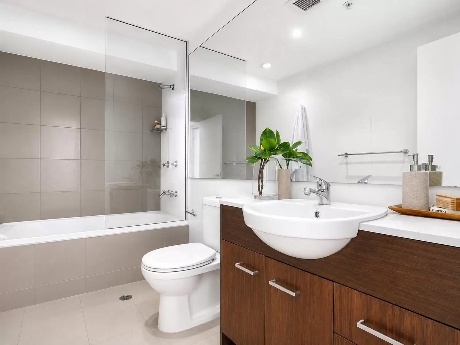 402/80 Ebley Street, Bondi Junction For Sale by Sydney Sotheby's International Realty - image 6