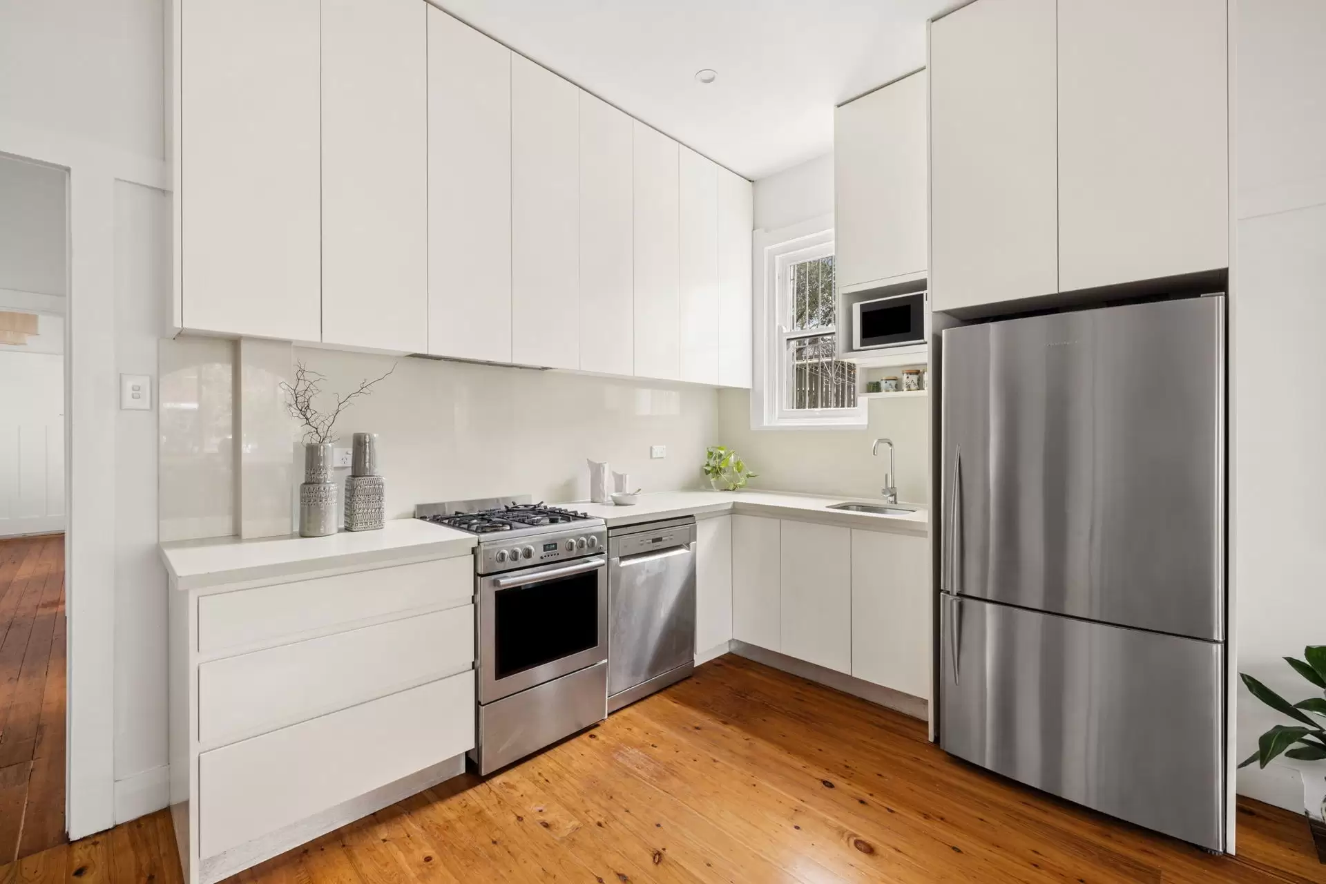 2/86 Howard Street, Randwick Sold by Sydney Sotheby's International Realty - image 2