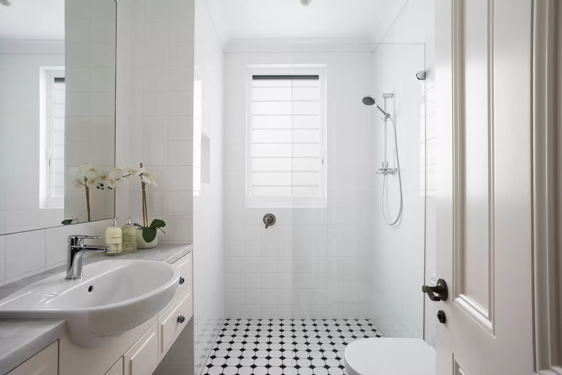 53 Grosvenor Street, Woollahra Sold by Sydney Sotheby's International Realty - image 1