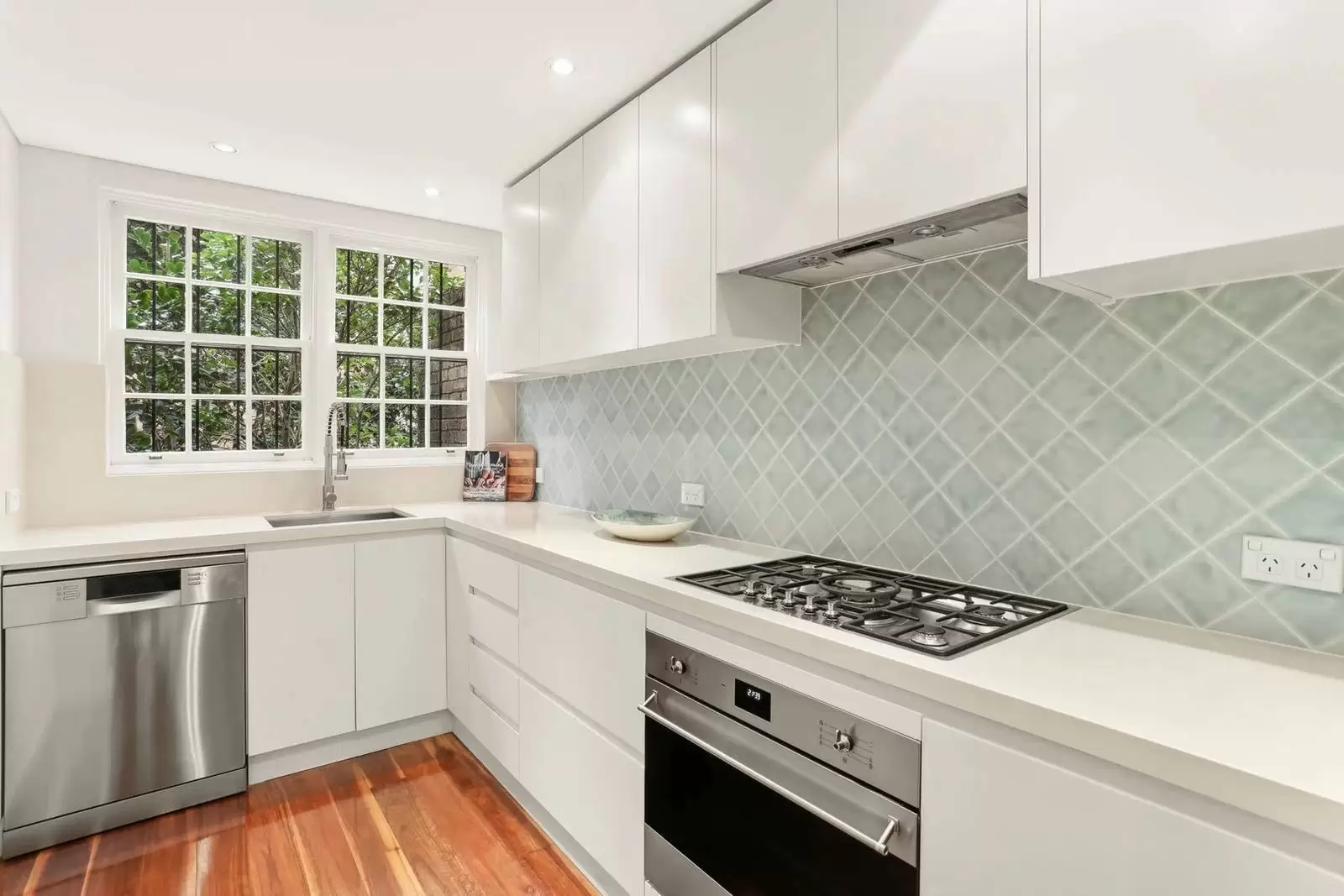 3/5 Trelawney Street, Woollahra Leased by Sydney Sotheby's International Realty - image 3