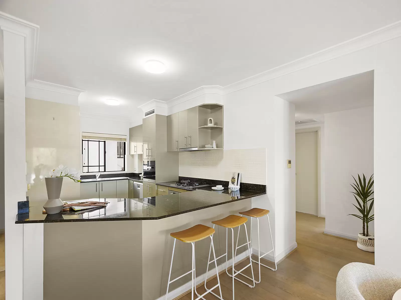 6/48-50 Birriga Road, Bellevue Hill Sold by Sydney Sotheby's International Realty - image 3