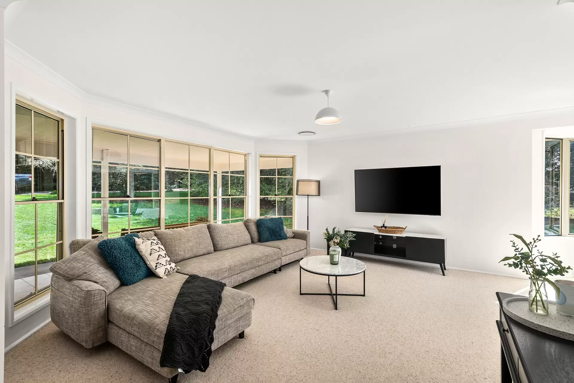 37 May Street, Robertson For Sale by Sydney Sotheby's International Realty - image 2
