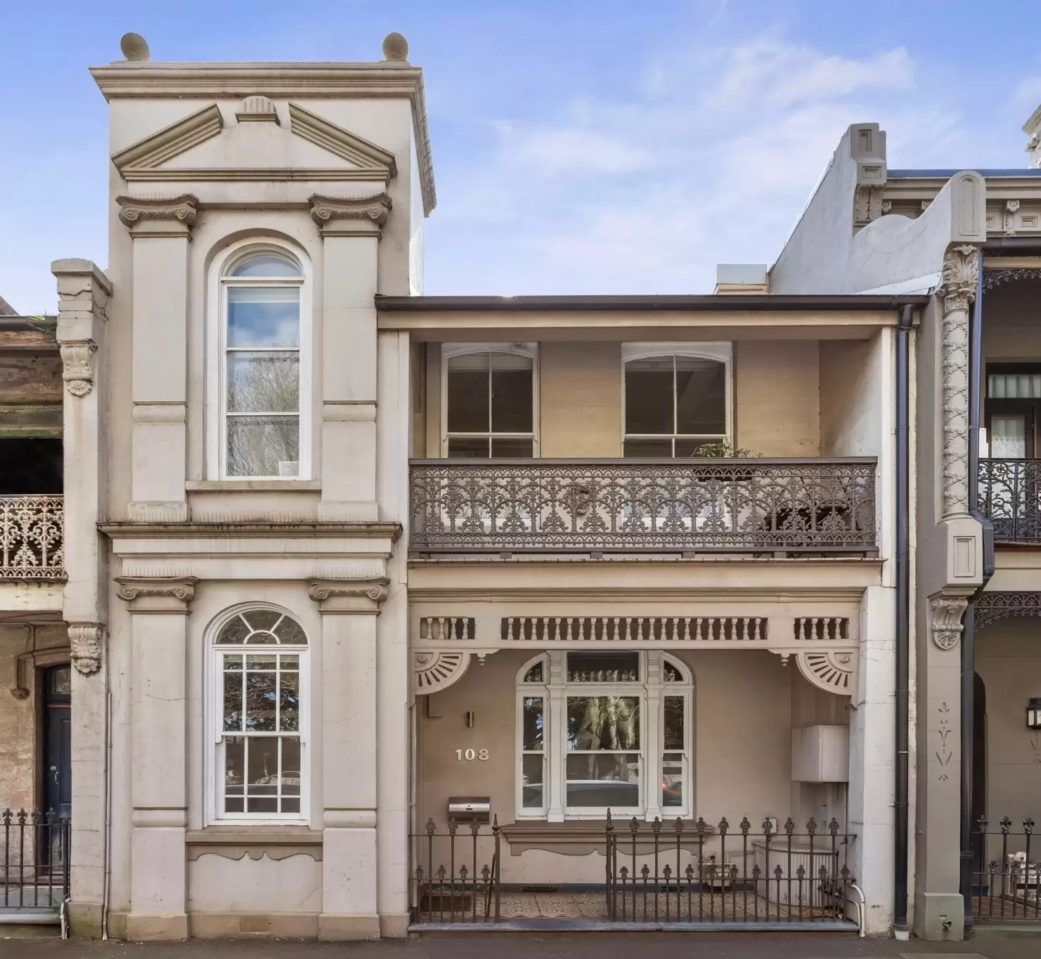108 Oxford Street, Woollahra Sold by Sydney Sotheby's International Realty - image 1