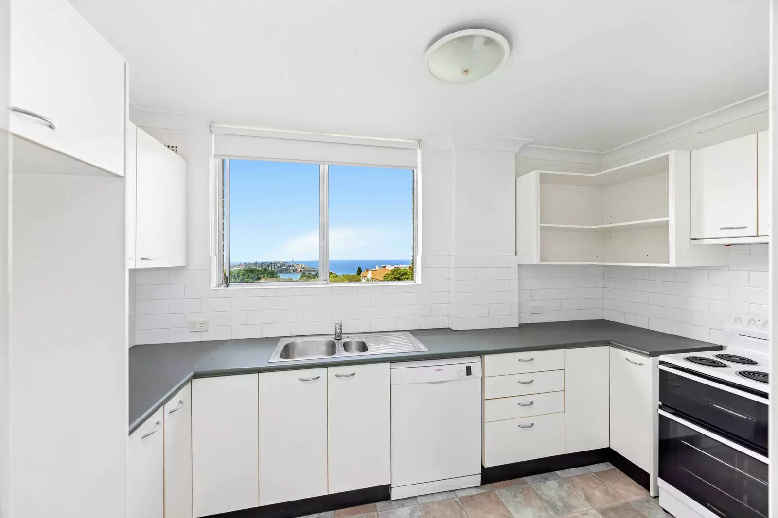 9/28-30 Edward Street, Bondi Beach Leased by Sydney Sotheby's International Realty - image 4