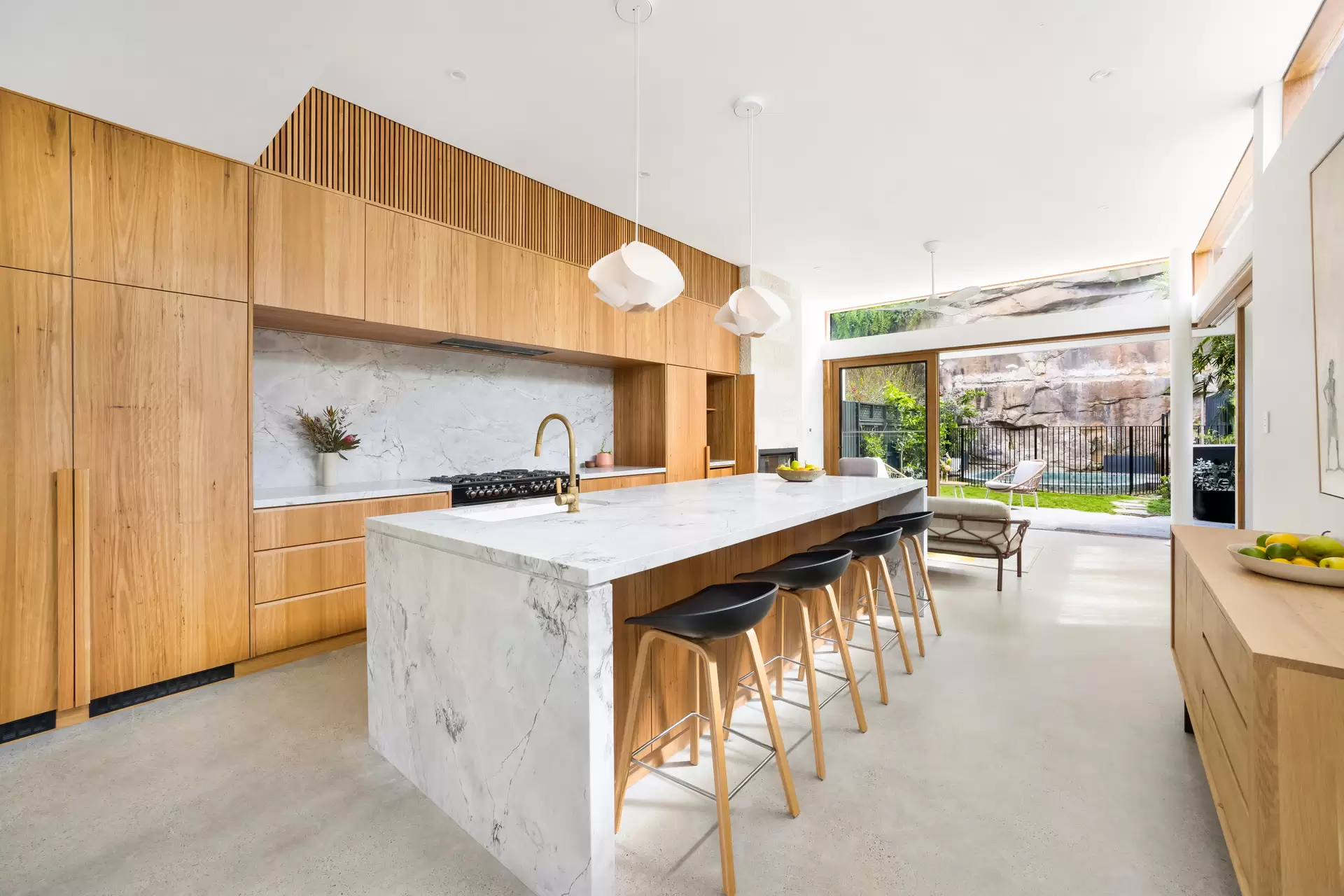 76 Beach Street, Coogee Auction by Sydney Sotheby's International Realty - image 1