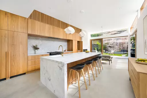 76 Beach Street, Coogee Auction by Sydney Sotheby's International Realty