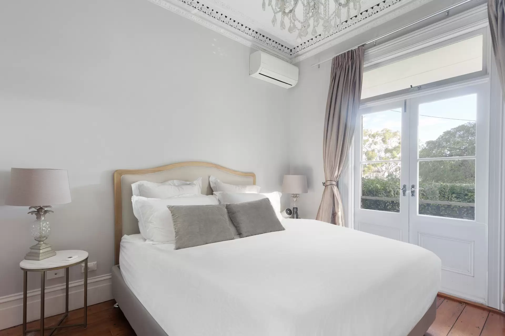 260 Edgecliff Road, Woollahra Leased by Sydney Sotheby's International Realty - image 1