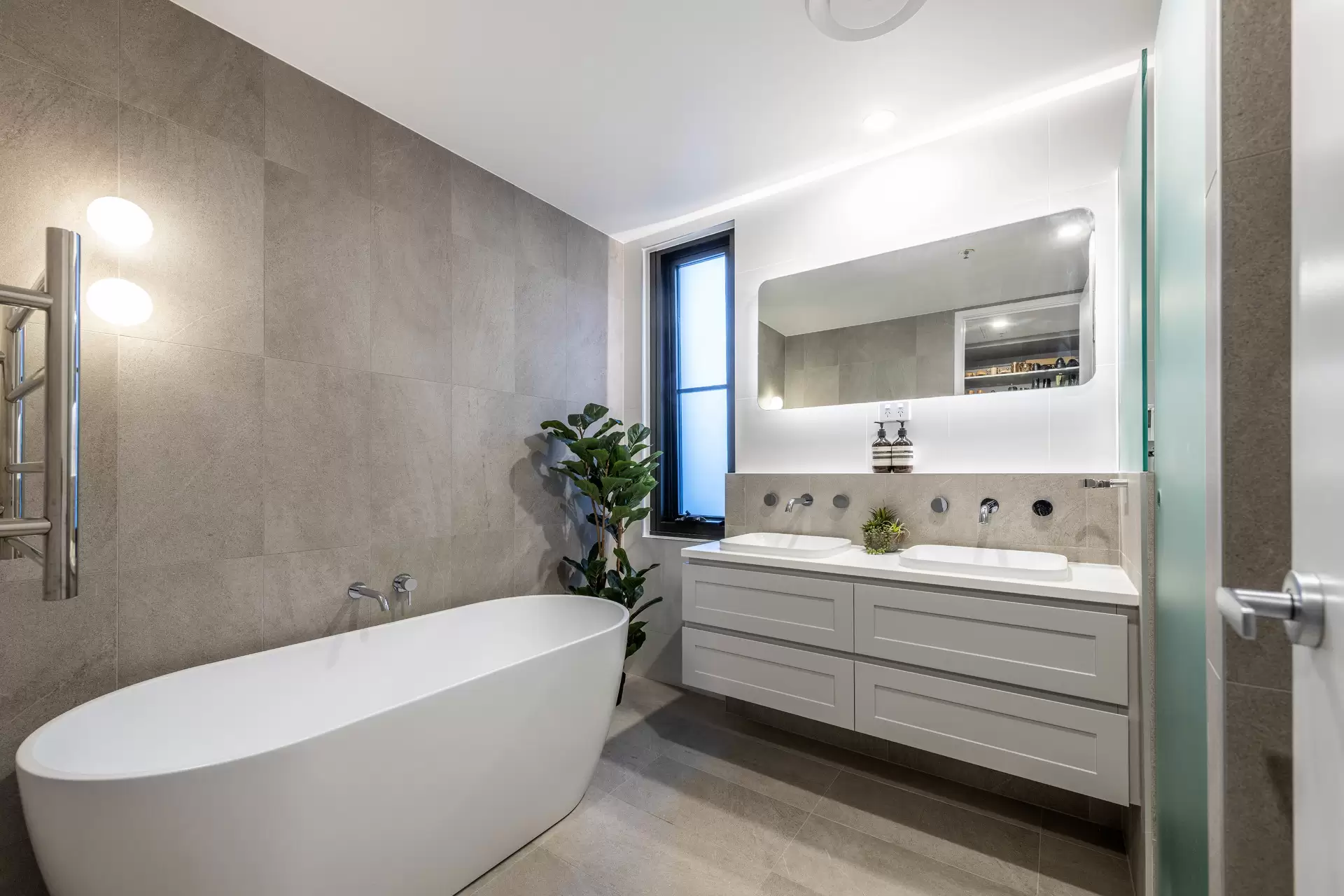 11/5 Lady Nelson Place, Red Hill For Sale by Sydney Sotheby's International Realty - image 11