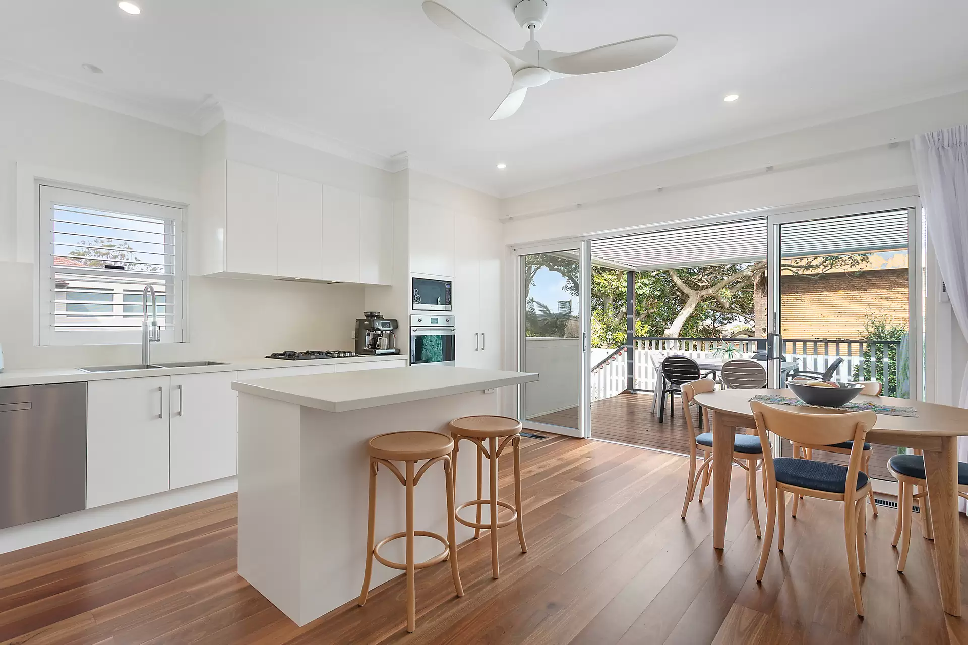 201a Rainbow Street, Randwick Auction by Sydney Sotheby's International Realty - image 2