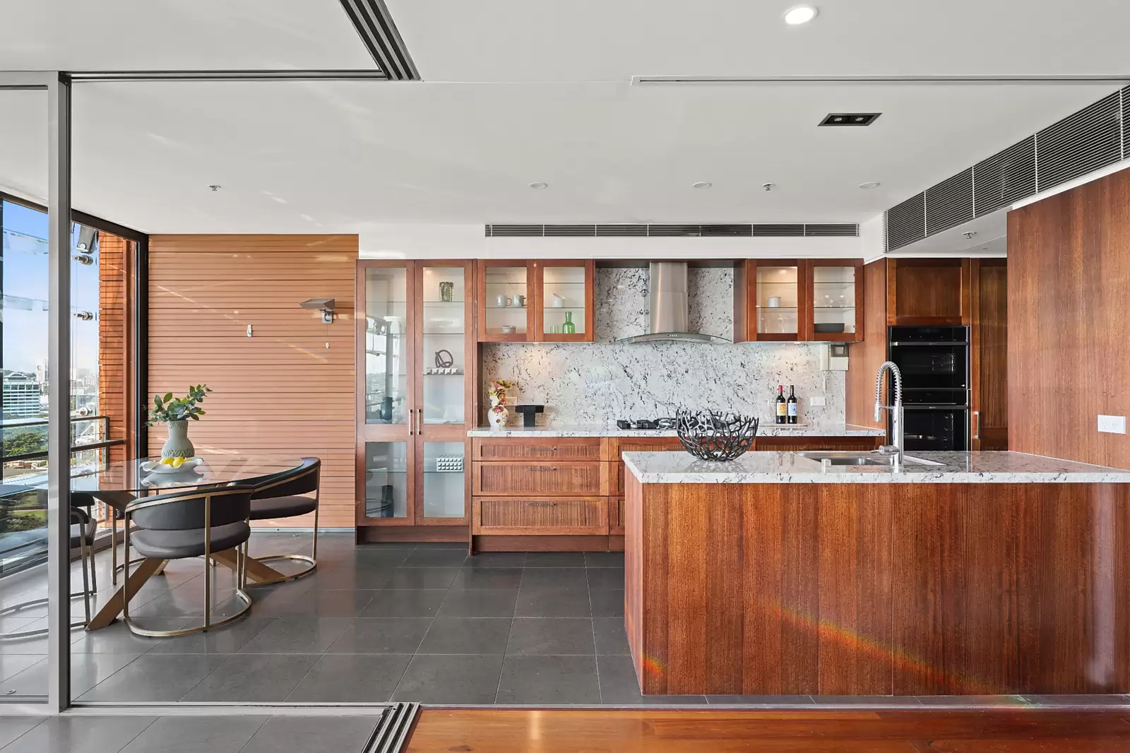 53/155 Macquarie Street, Sydney Sold by Sydney Sotheby's International Realty - image 9