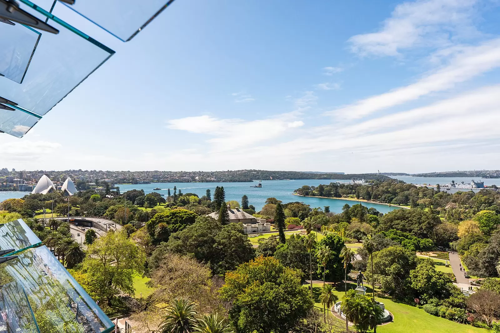 53/155 Macquarie Street, Sydney Sold by Sydney Sotheby's International Realty - image 3