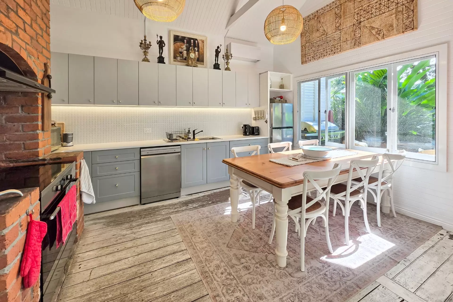 11 Browning Street, Byron Bay For Sale by Sydney Sotheby's International Realty - image 2