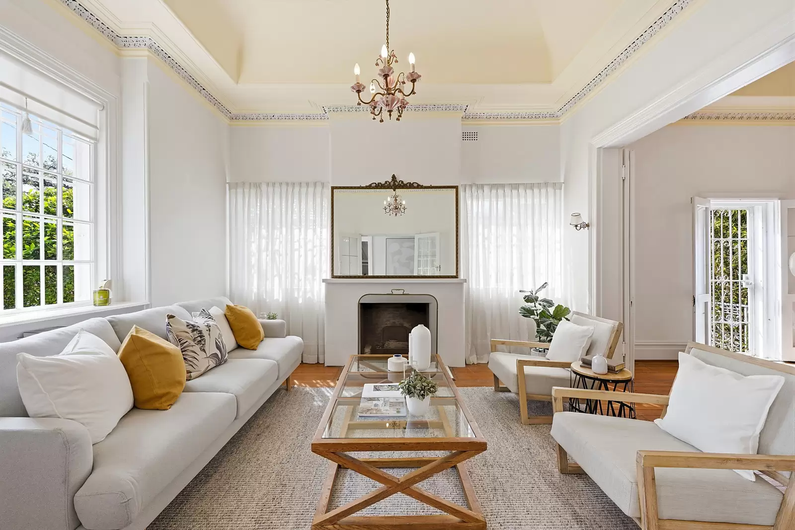 13 Harkness Street, Woollahra Sold by Sydney Sotheby's International Realty - image 2