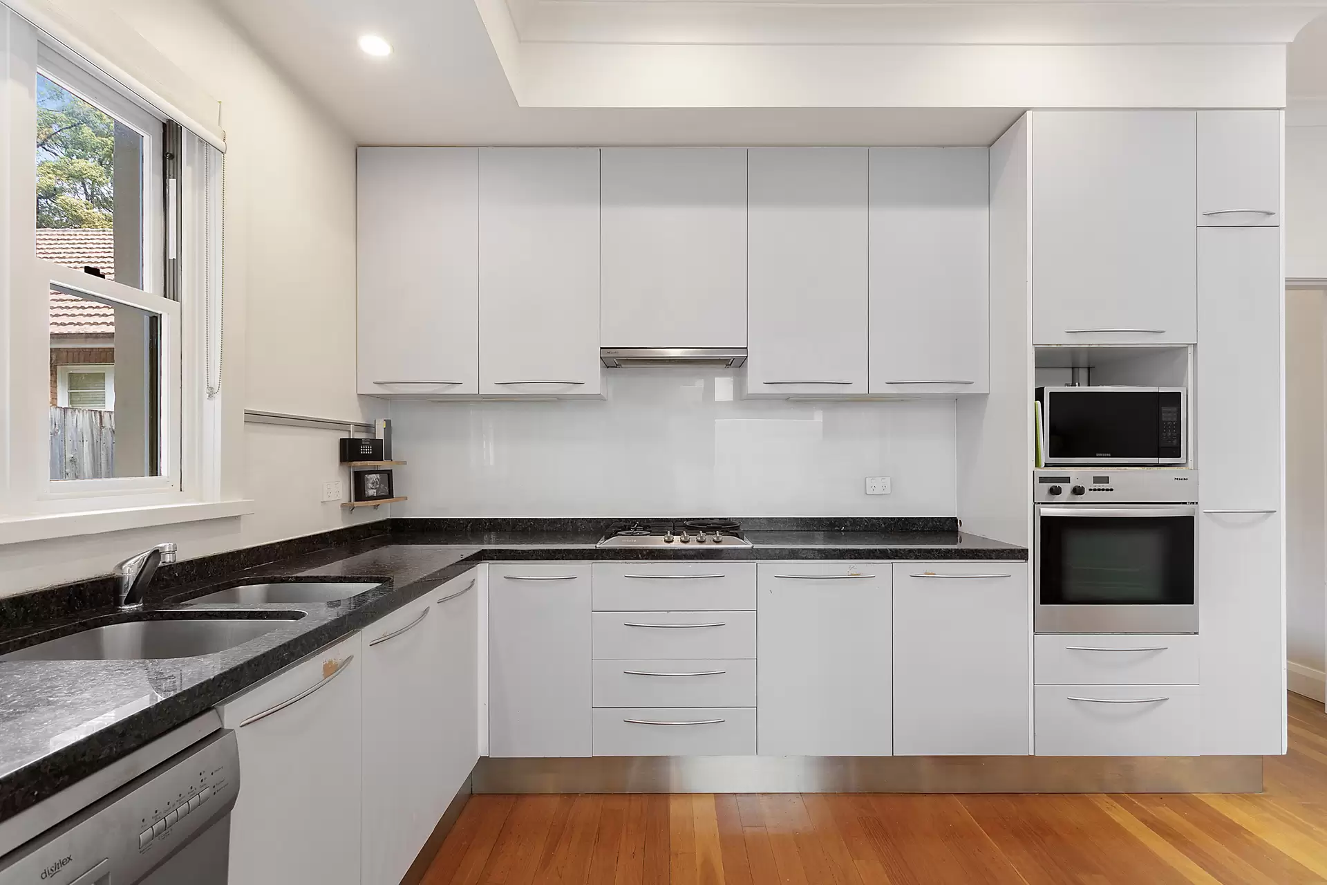 64 Pauling Avenue, Coogee Auction by Sydney Sotheby's International Realty - image 5