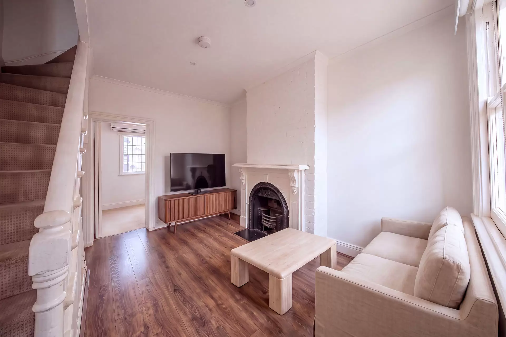 19 Little Riley Street, Surry Hills Auction by Sydney Sotheby's International Realty - image 3