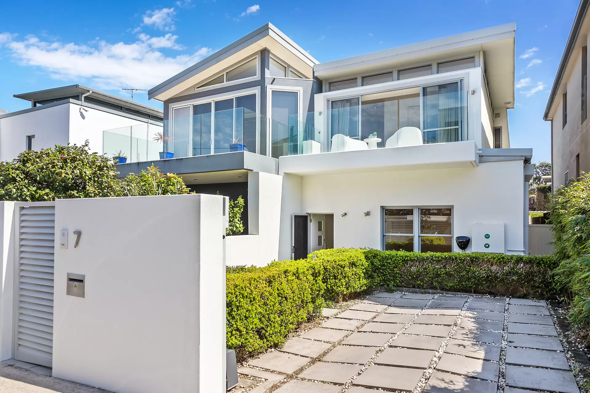 7 Tower Street, Coogee Sold by Sydney Sotheby's International Realty - image 1