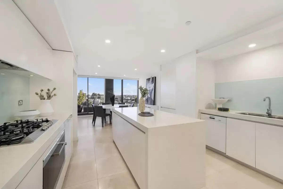 1201/8 Glen Street, Milsons Point For Sale by Sydney Sotheby's International Realty - image 3