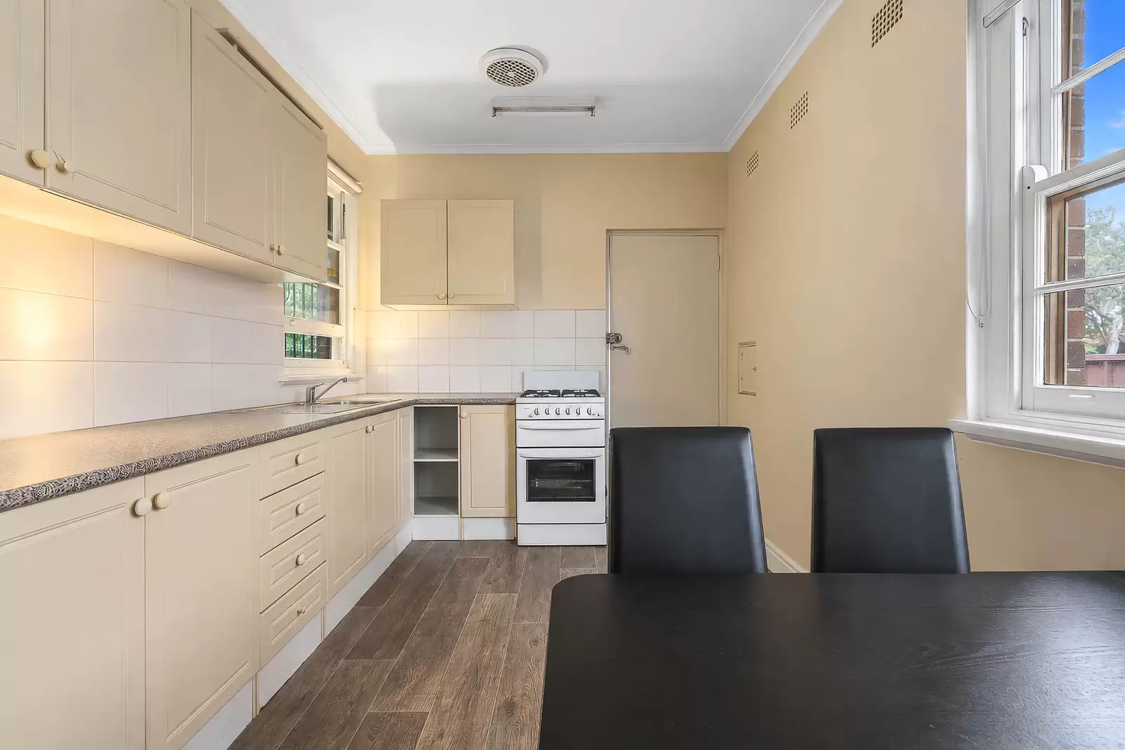 170 Coward Street, Mascot For Sale by Sydney Sotheby's International Realty - image 5