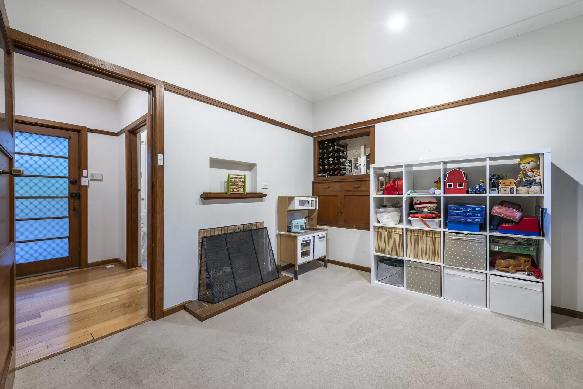2 Meehan Gardens, Griffith Sold by Sydney Sotheby's International Realty - image 7