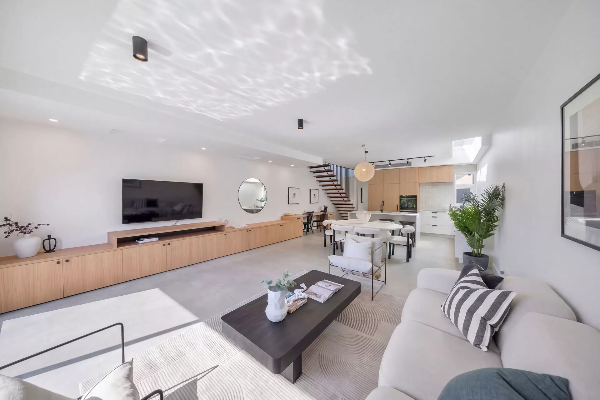 23 Universal Street, Eastlakes Auction by Sydney Sotheby's International Realty - image 6