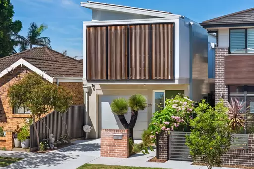23 Universal Street, Eastlakes Auction by Sydney Sotheby's International Realty