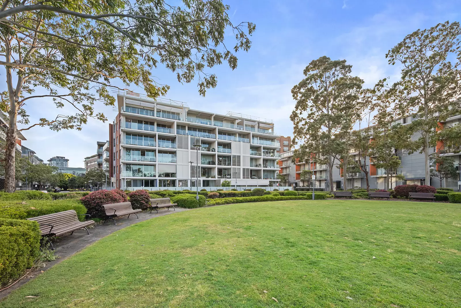 154/3 Darling Island Road, Pyrmont For Sale by Sydney Sotheby's International Realty - image 2