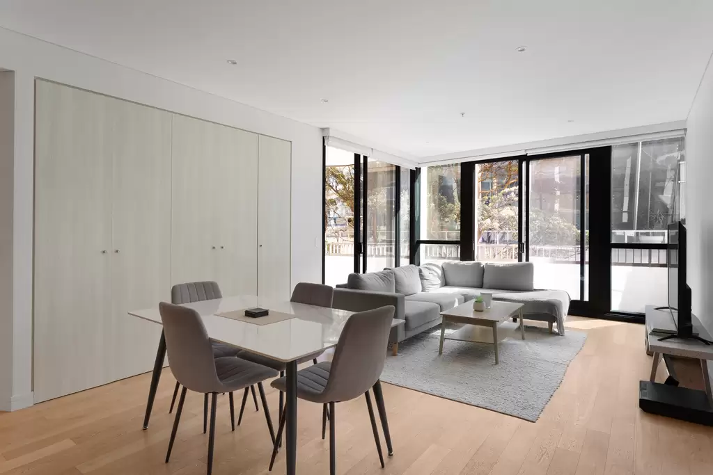 202/568 Oxford Street, Bondi Junction Auction by Sydney Sotheby's International Realty