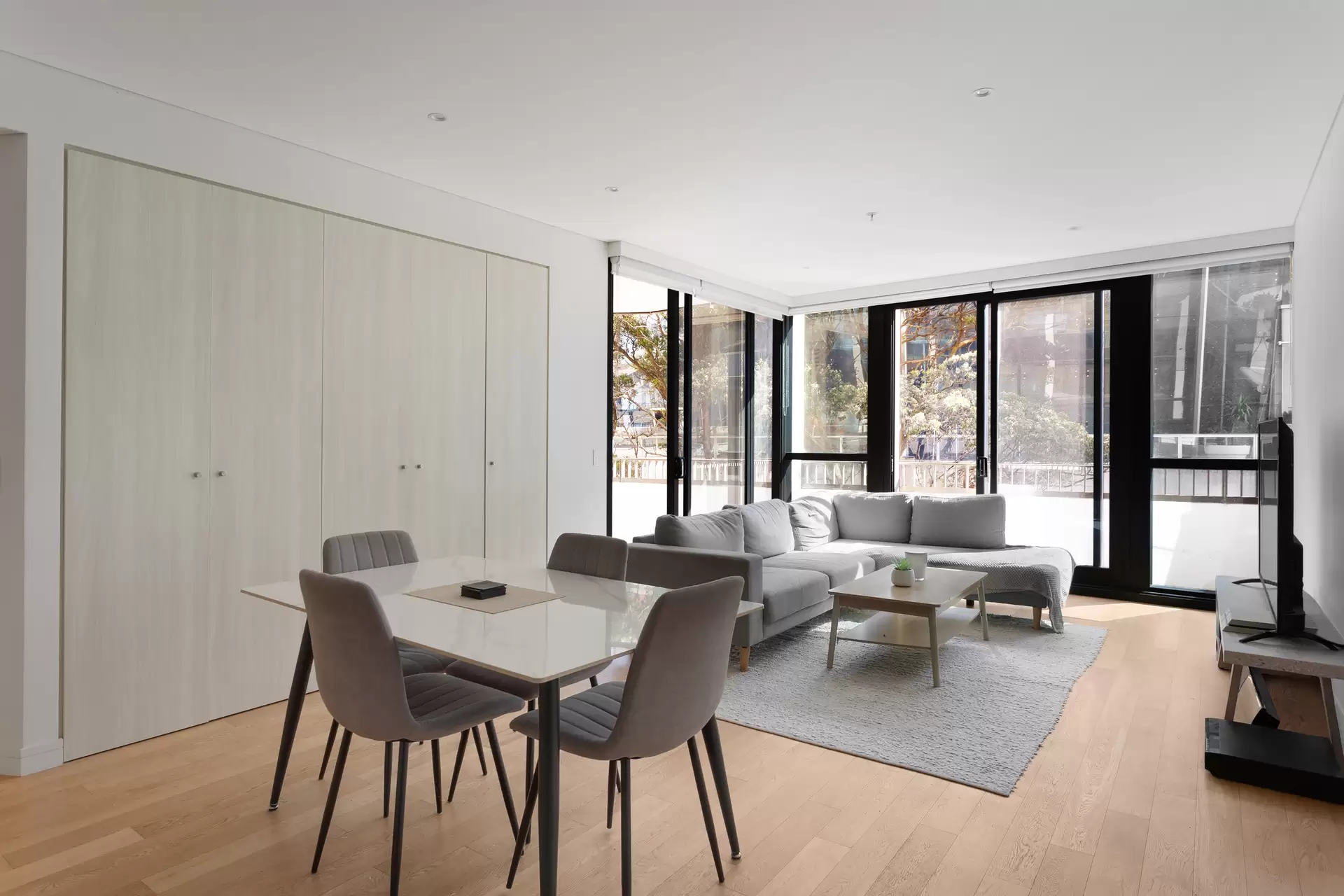 202/568 Oxford Street, Bondi Junction Auction by Sydney Sotheby's International Realty - image 1