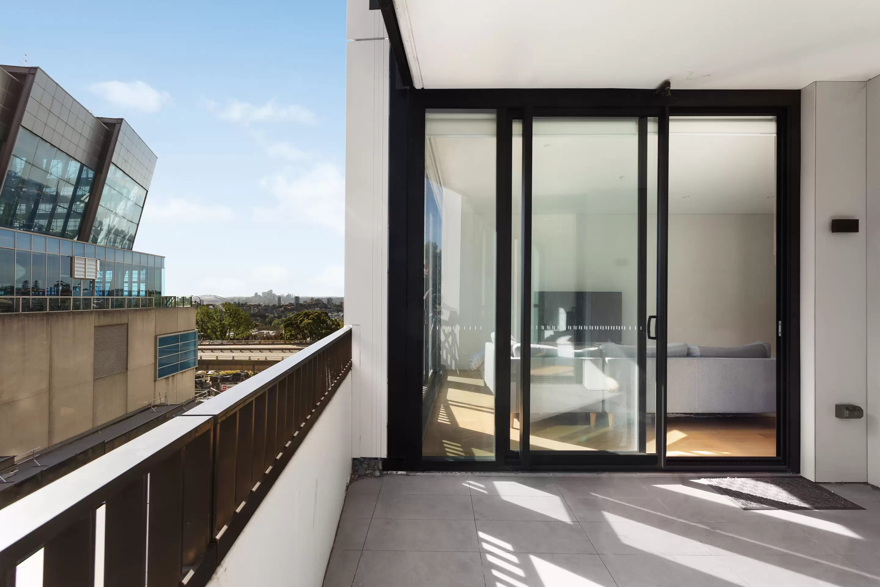 202/568 Oxford Street, Bondi Junction Auction by Sydney Sotheby's International Realty - image 6