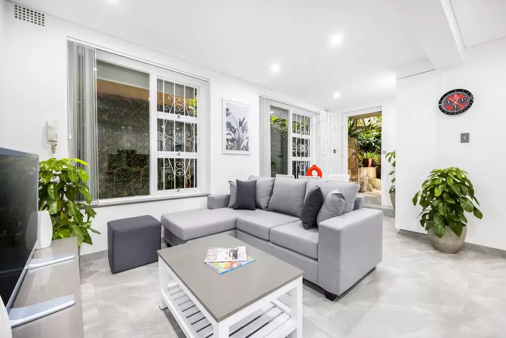 1/6 Holt Street, Double Bay Auction by Sydney Sotheby's International Realty