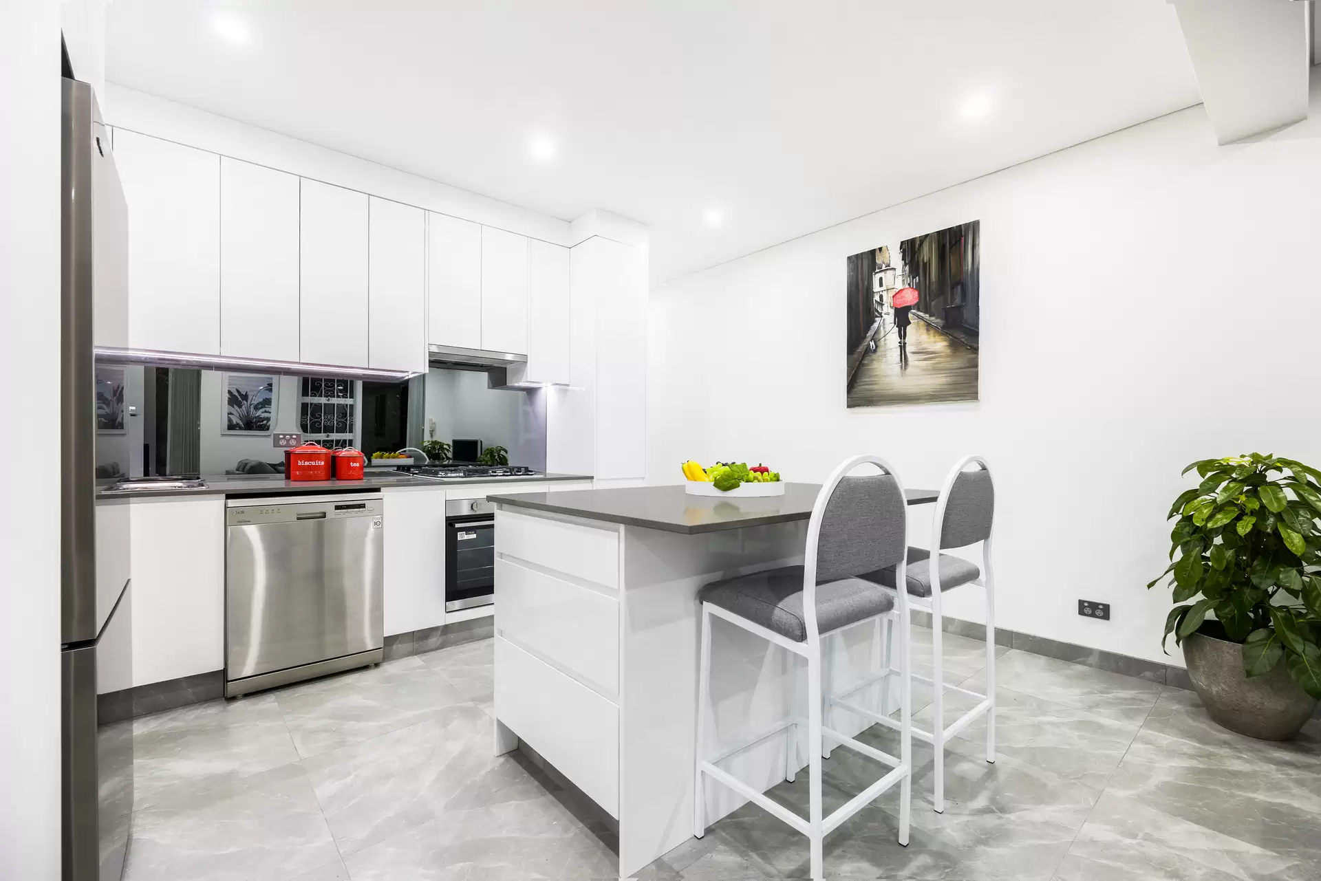 1/6 Holt Street, Double Bay For Sale by Sydney Sotheby's International Realty - image 1