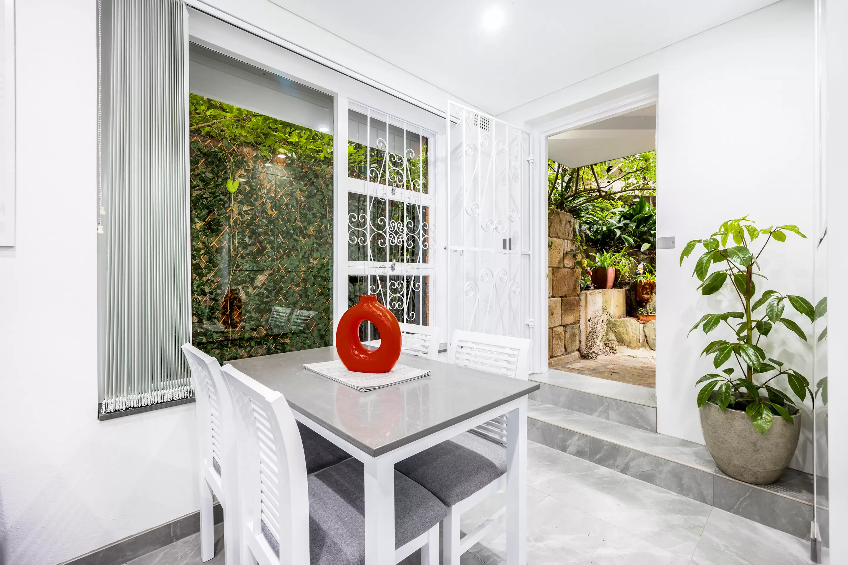 1/6 Holt Street, Double Bay For Sale by Sydney Sotheby's International Realty - image 3
