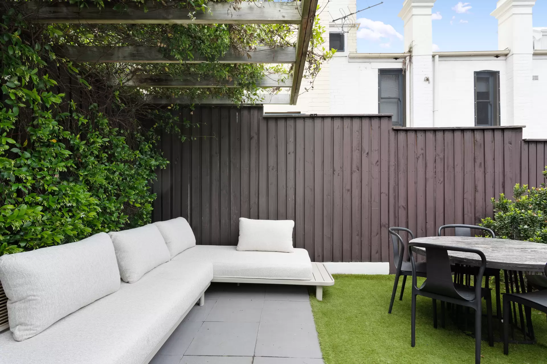 162 Bourke Street, Darlinghurst Auction by Sydney Sotheby's International Realty - image 1