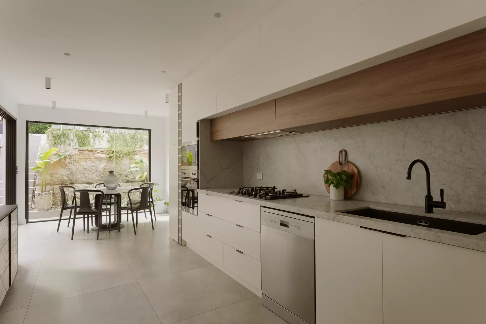 162 Bourke Street, Darlinghurst Auction by Sydney Sotheby's International Realty - image 1
