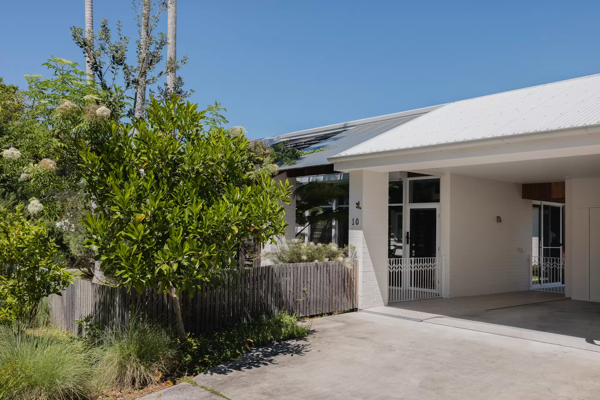 10 Nana Street, Brunswick Heads For Sale by Sydney Sotheby's International Realty - image 2
