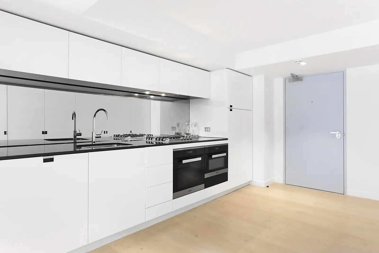 316/184-186 Campbell Parade, Bondi Sold by Sydney Sotheby's International Realty - image 3
