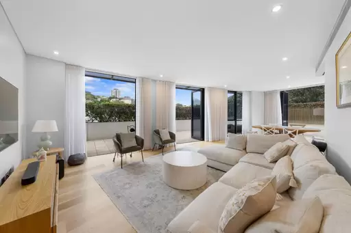 5i/2-22 Knox Street, Double Bay For Lease by Sydney Sotheby's International Realty