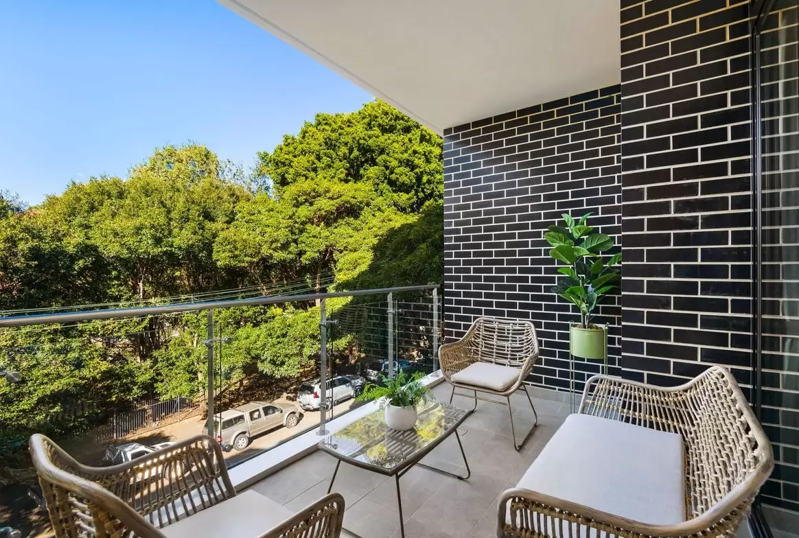 203/18-28 Neild Avenue, Darlinghurst For Sale by Sydney Sotheby's International Realty - image 2