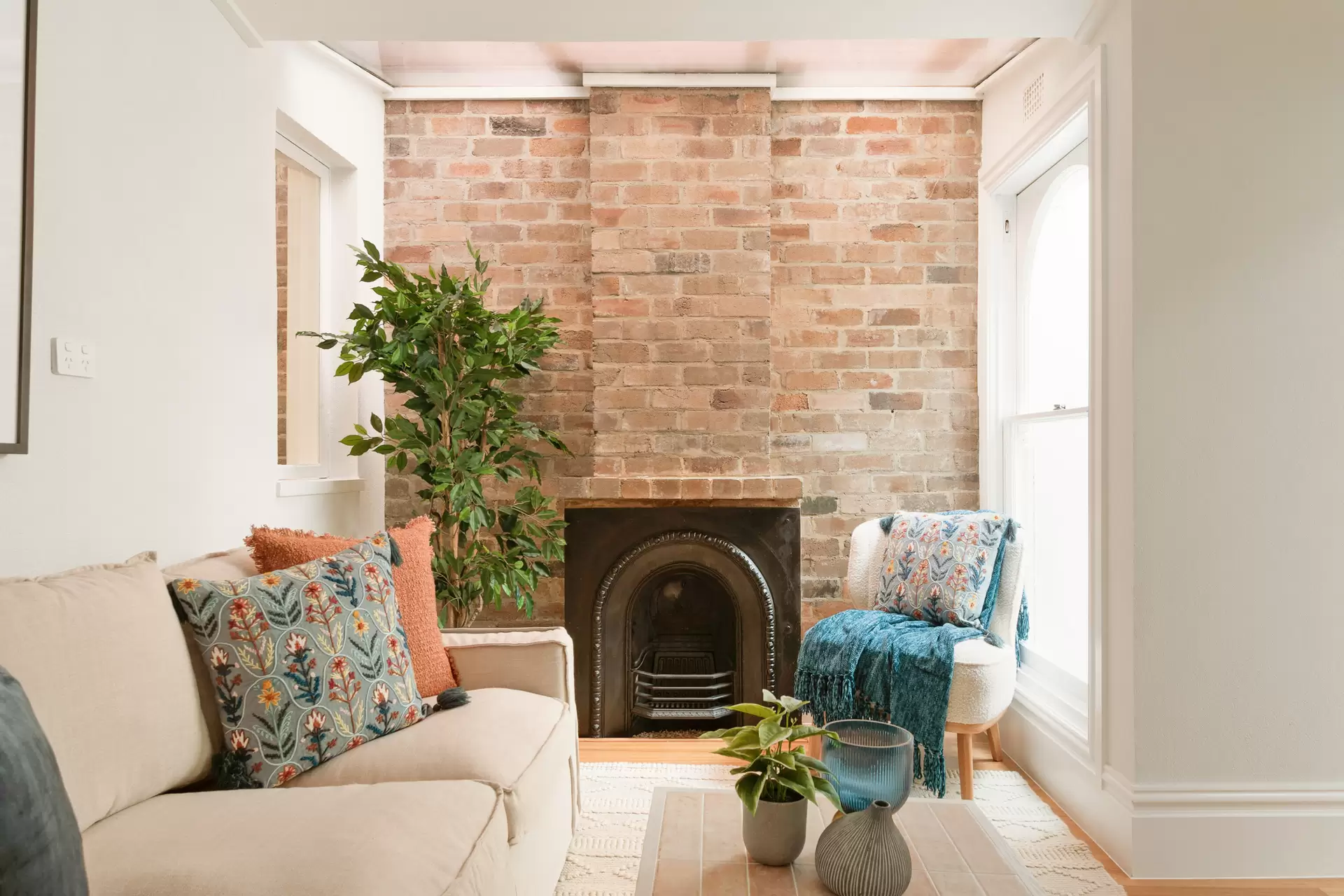 135 Sutherland Street, Paddington Auction by Sydney Sotheby's International Realty - image 1