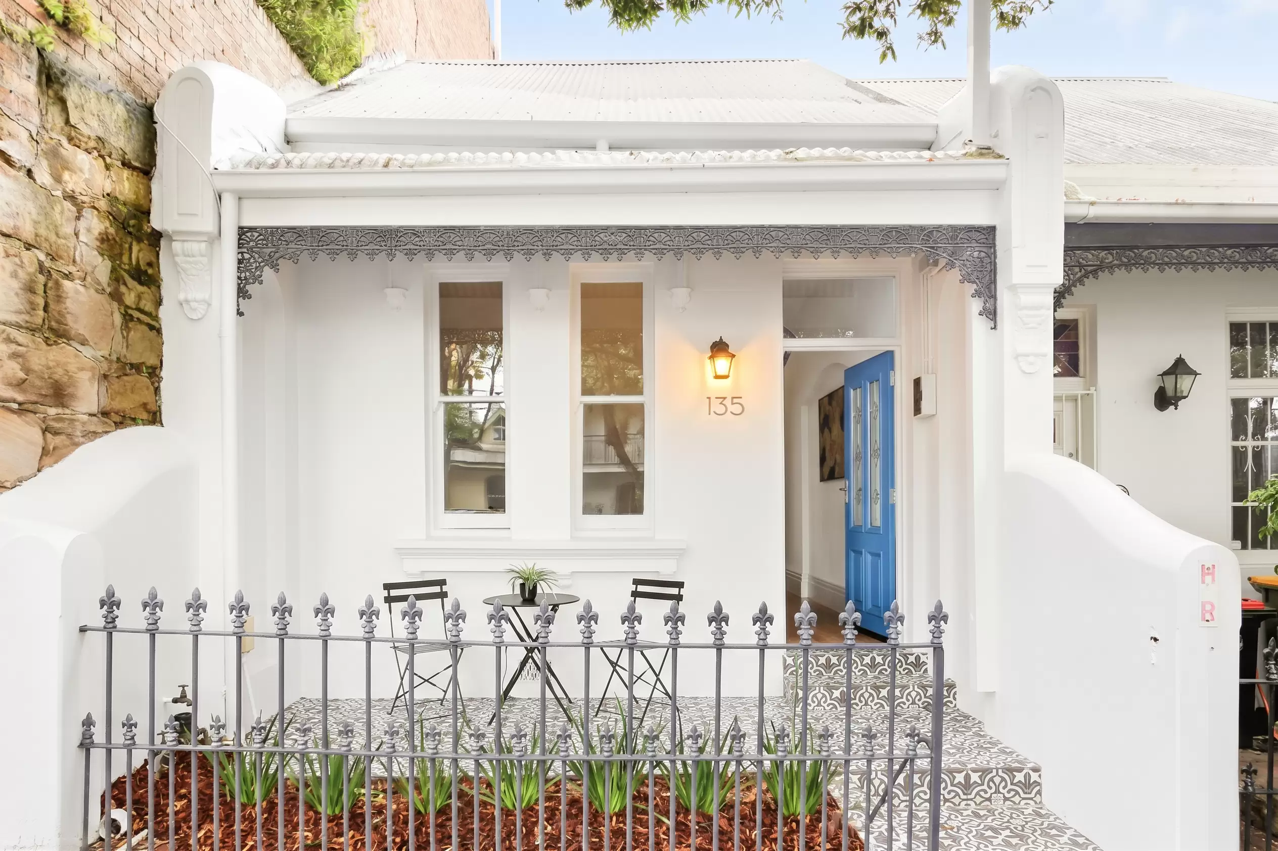 135 Sutherland Street, Paddington Auction by Sydney Sotheby's International Realty - image 1