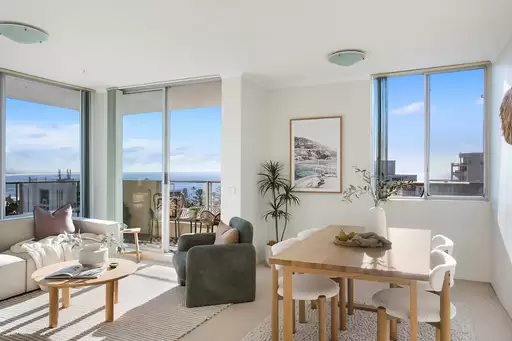 21/11-15 Ocean Street, Wollongong Auction by Sydney Sotheby's International Realty