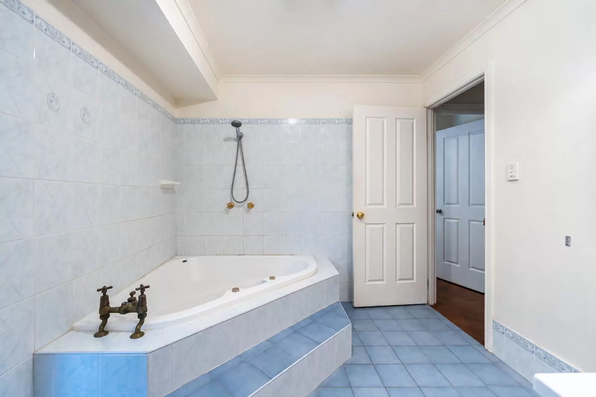 24 Caniaba Crescent, Suffolk Park For Sale by Sydney Sotheby's International Realty - image 11
