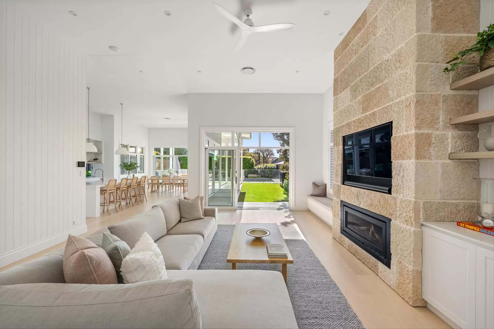 28 Centennial Avenue, Randwick Auction by Sydney Sotheby's International Realty - image 5